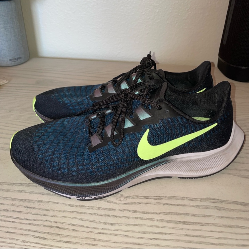 Nike women’s air zoom Pegasus 37 size 9